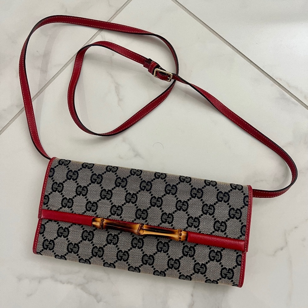 Gucci cross body mini bag (Authentic)
